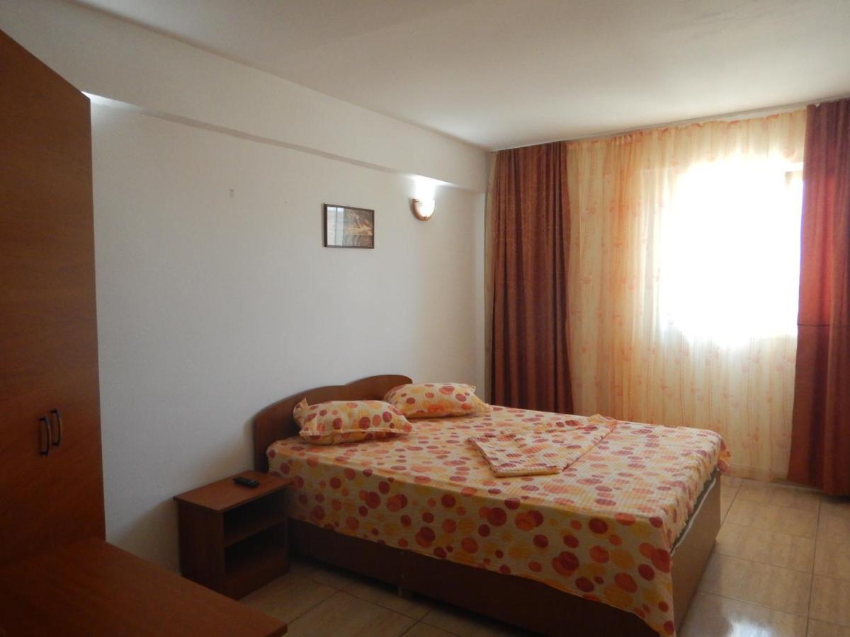 Casa Paloma Hotel Костинещи Екстериор снимка