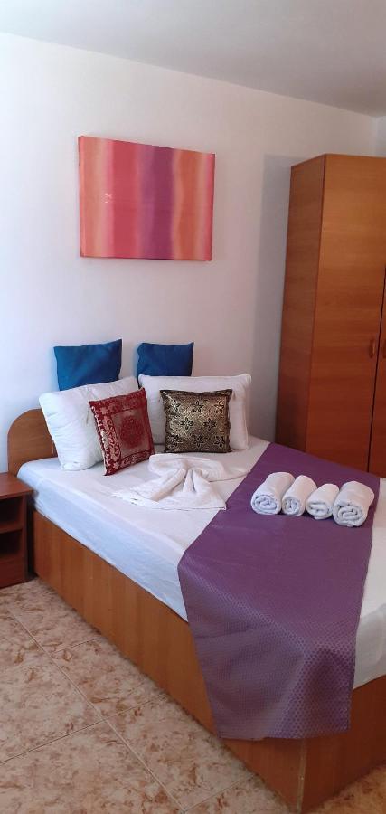 Casa Paloma Hotel Костинещи Екстериор снимка